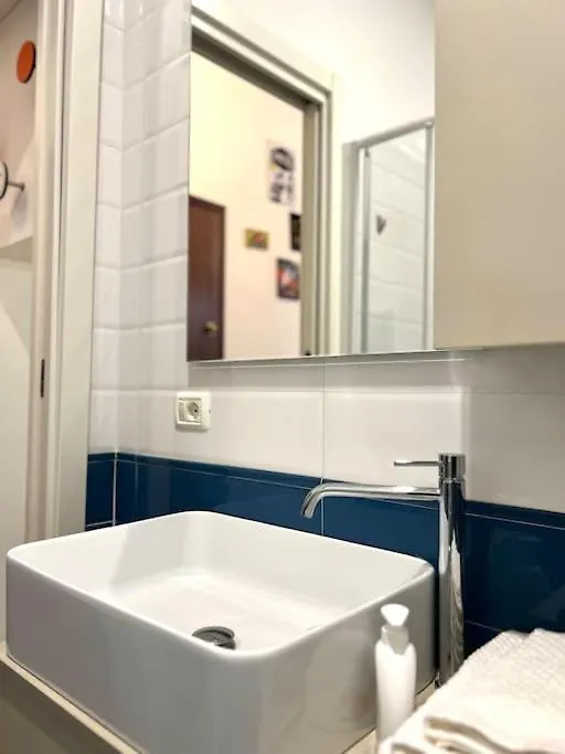 アパート ミラノIl Nido Del Centro Storico-A Due Passi Dai Navigli E Dal Duomoアパートメント イタリア