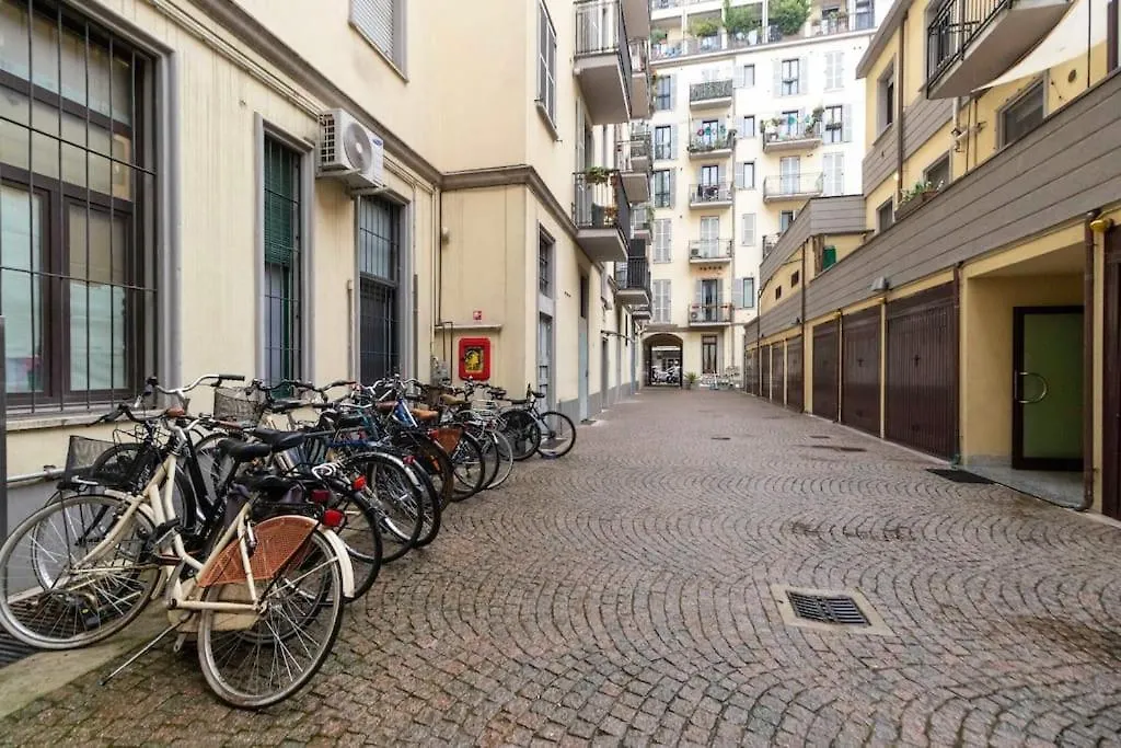 ミラノIl Nido Del Centro Storico-A Due Passi Dai Navigli E Dal Duomoアパートメント イタリア