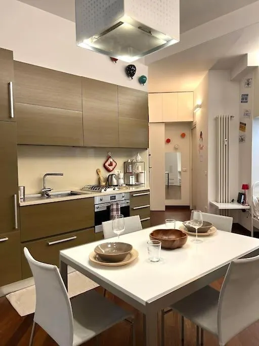 ミラノIl Nido Del Centro Storico-A Due Passi Dai Navigli E Dal Duomoアパートメント ミラノ