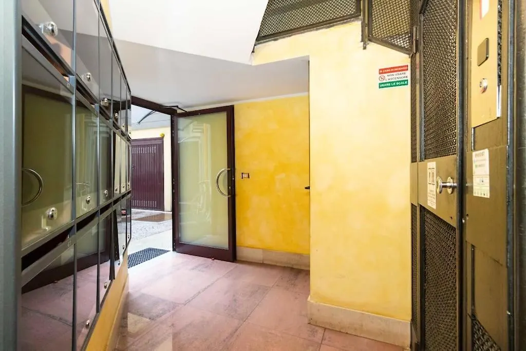 ミラノIl Nido Del Centro Storico-A Due Passi Dai Navigli E Dal Duomoアパートメント アパート ミラノ